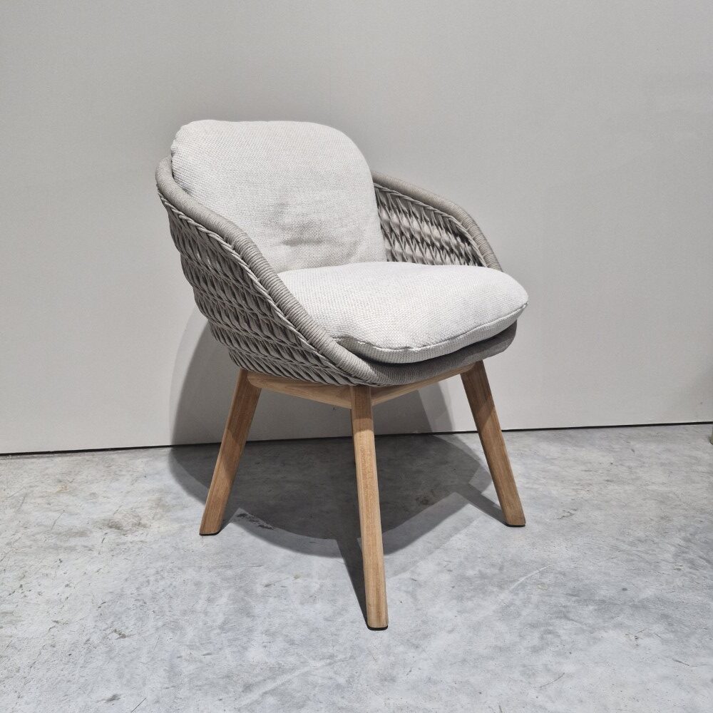 Sandua Dining Chair Manutti - Robin Hapelt