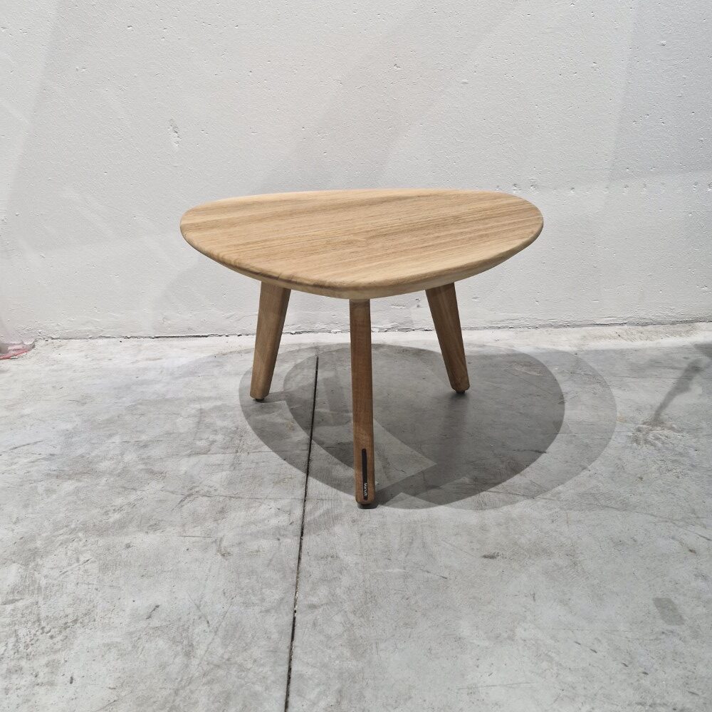 Torsa Organische Koffietafel 60cm - Manutti - Stephane Dewinter - Brushed Teak