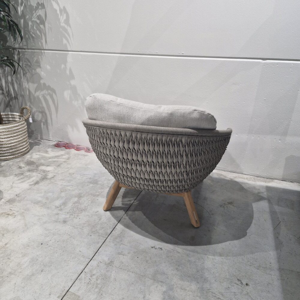 Sandua Lounge Chair van Manutti voor € 1165