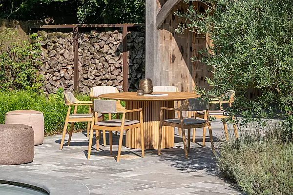 Amato Dining Table van Jati & Kebon