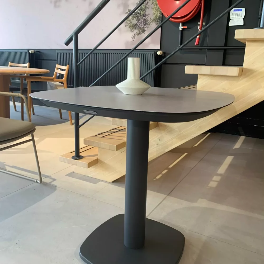 Manolo Eettafel 75 X 75 Cm Terre – Toonzaalmodel van Taste 4SO