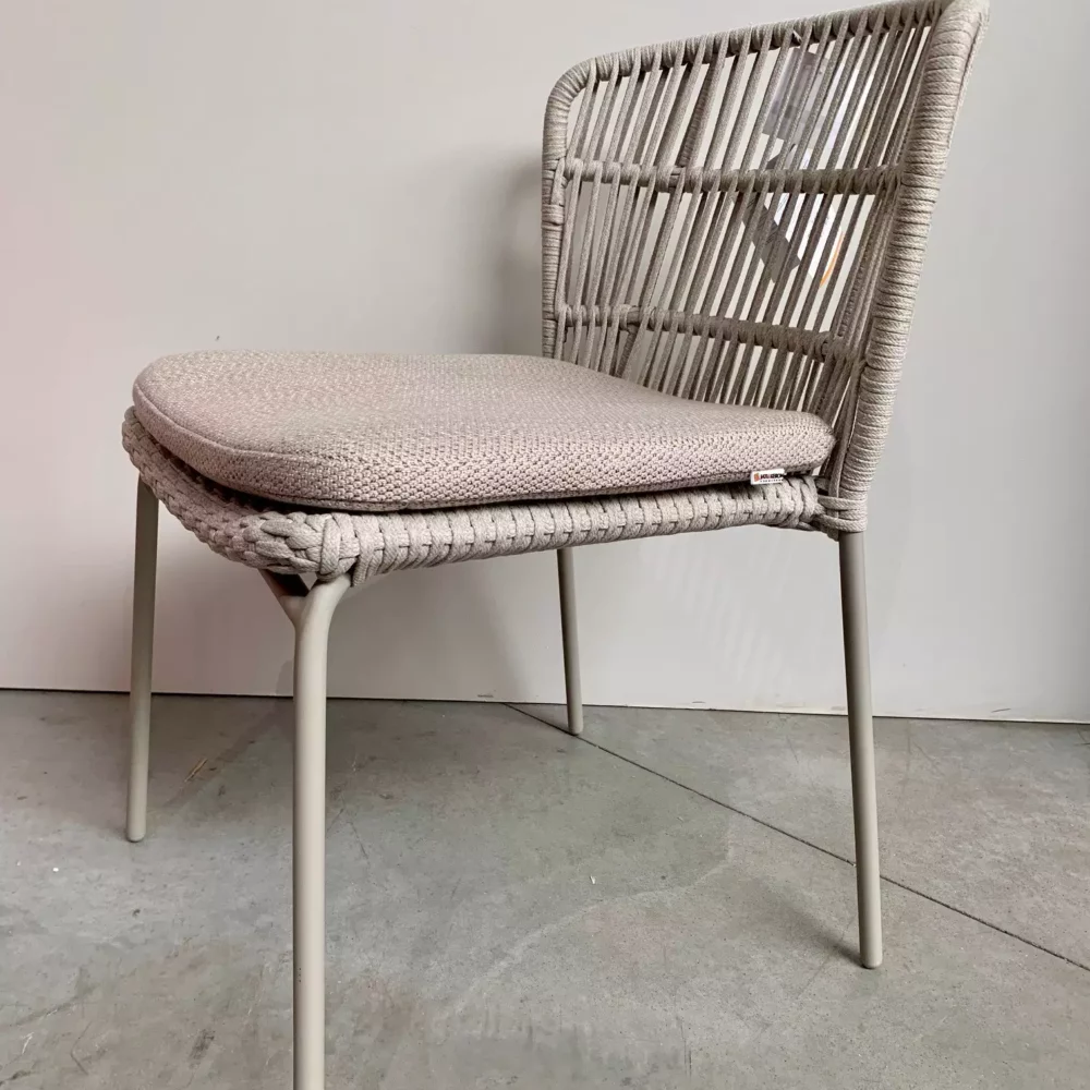 Lima Stapelbare Charcoal Stoel – Toonzaalmodel van Jati Kebon