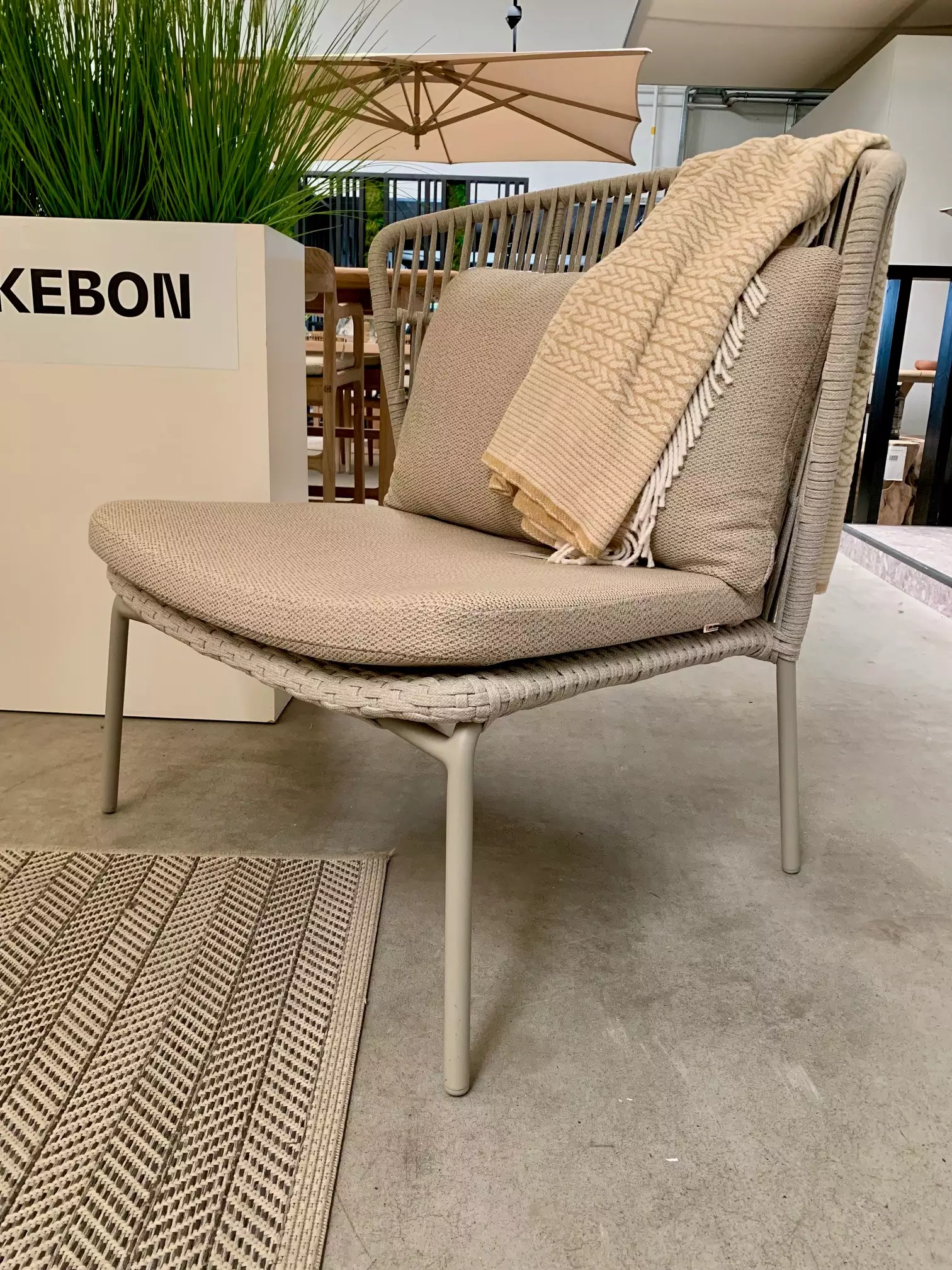 Lima Deepseating High Back – Toonzaalmodel van Jati Kebon