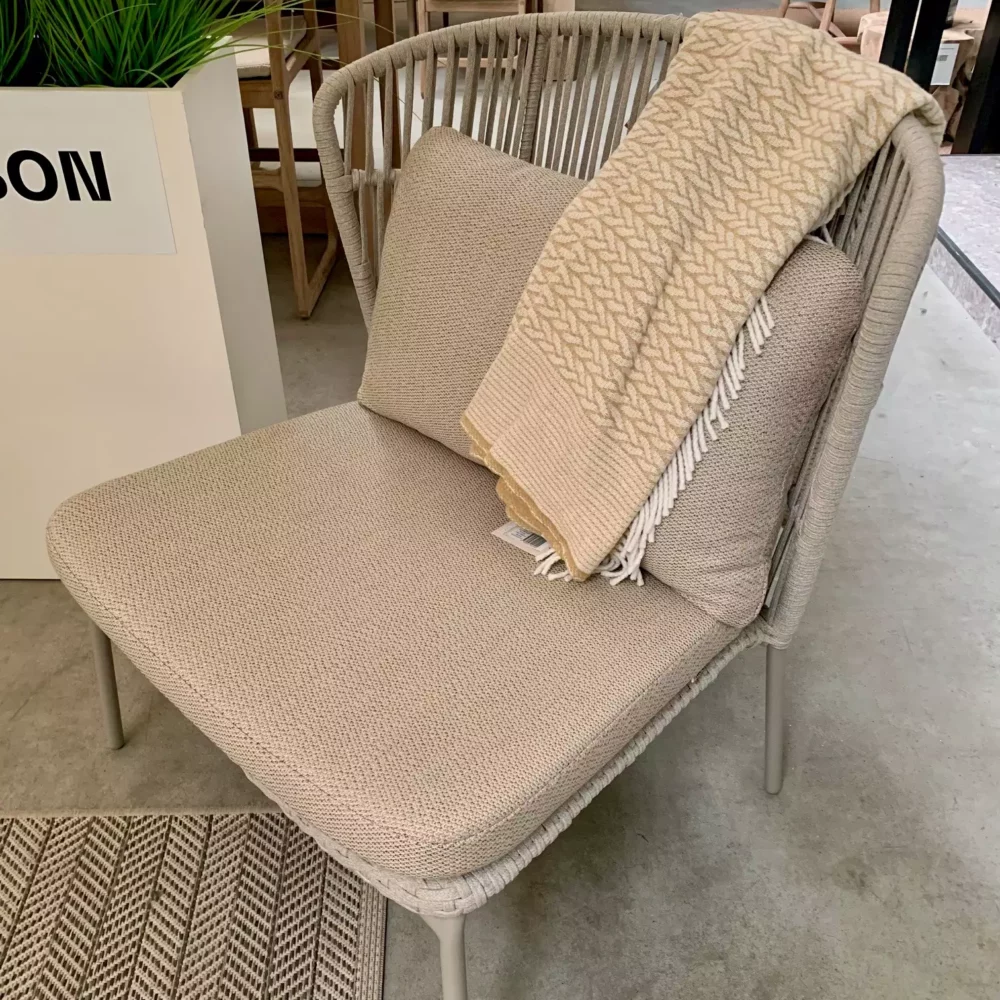 Lima Deepseating High Back – Toonzaalmodel van Jati Kebon