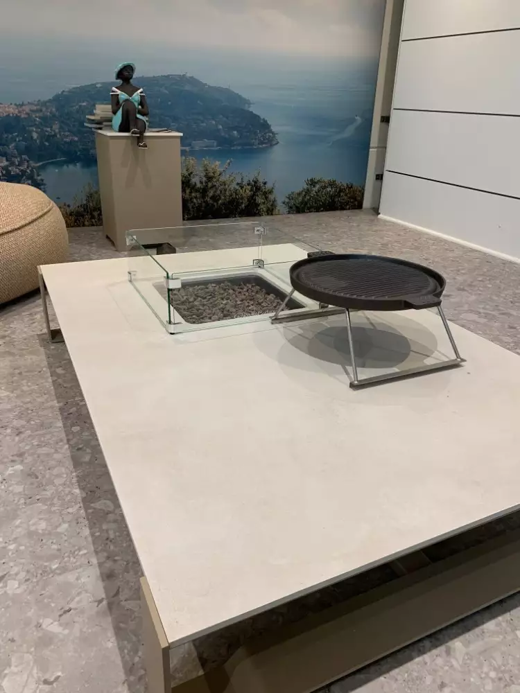 Yalda Tafel – Toonzaalmodel van Ziba Outdoor