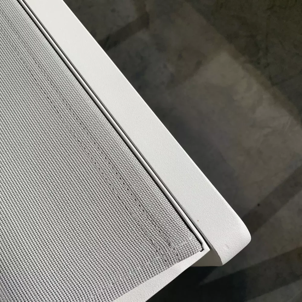 Sylt Stapelbare Ligbed Wit Light Grey – De Laatste van Jati Kebon
