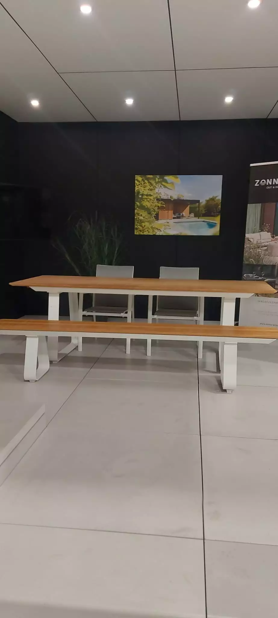 Set Elko Tafel 240x90cm En Elko Bank 240x36cm – Toonzaalmodel van Jati Kebon